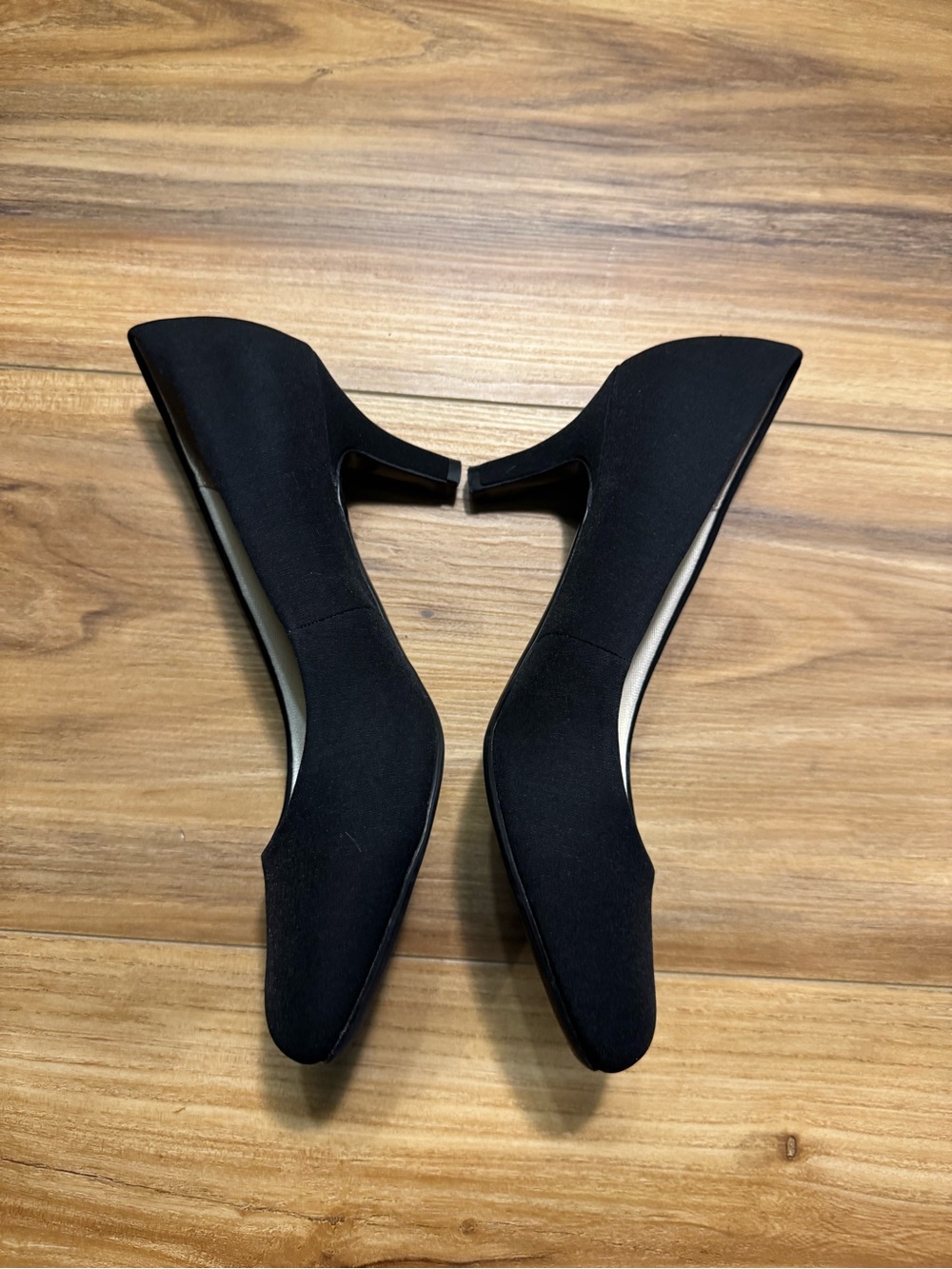 Life Stride Black Low Kitten Heel Dress Pumps - Picture 3 of 10